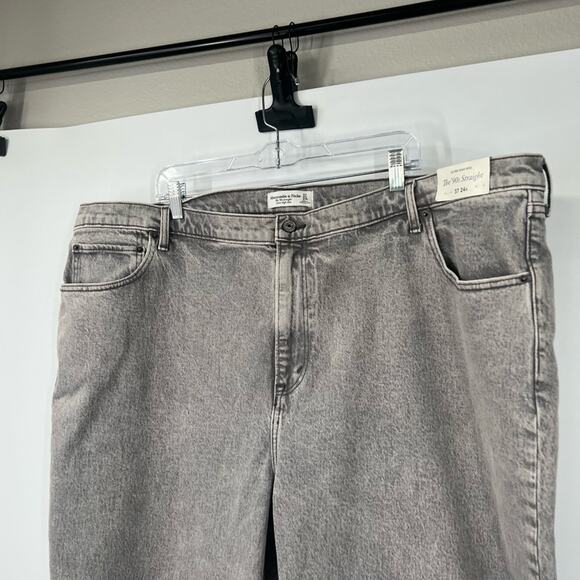 Abercrombie & Fitch The ‘90s Straight Jeans Ultra High Rise Gray NEW - Picture 2 of 8